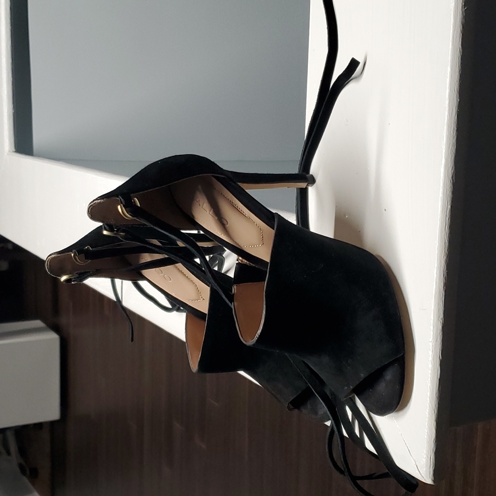 Women black open toe stilettos